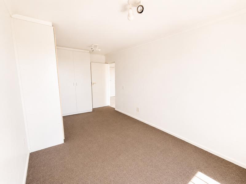 1 Bedroom Property for Sale in Vredehoek Western Cape
